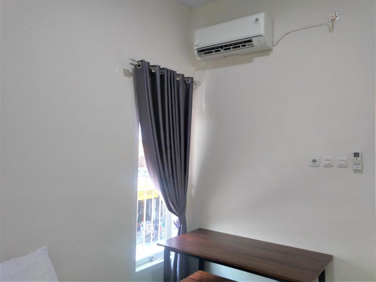 Reddoorz Syariah Near Rs Mitra Keluarga Tegal Ξενοδοχείο Εξωτερικό φωτογραφία