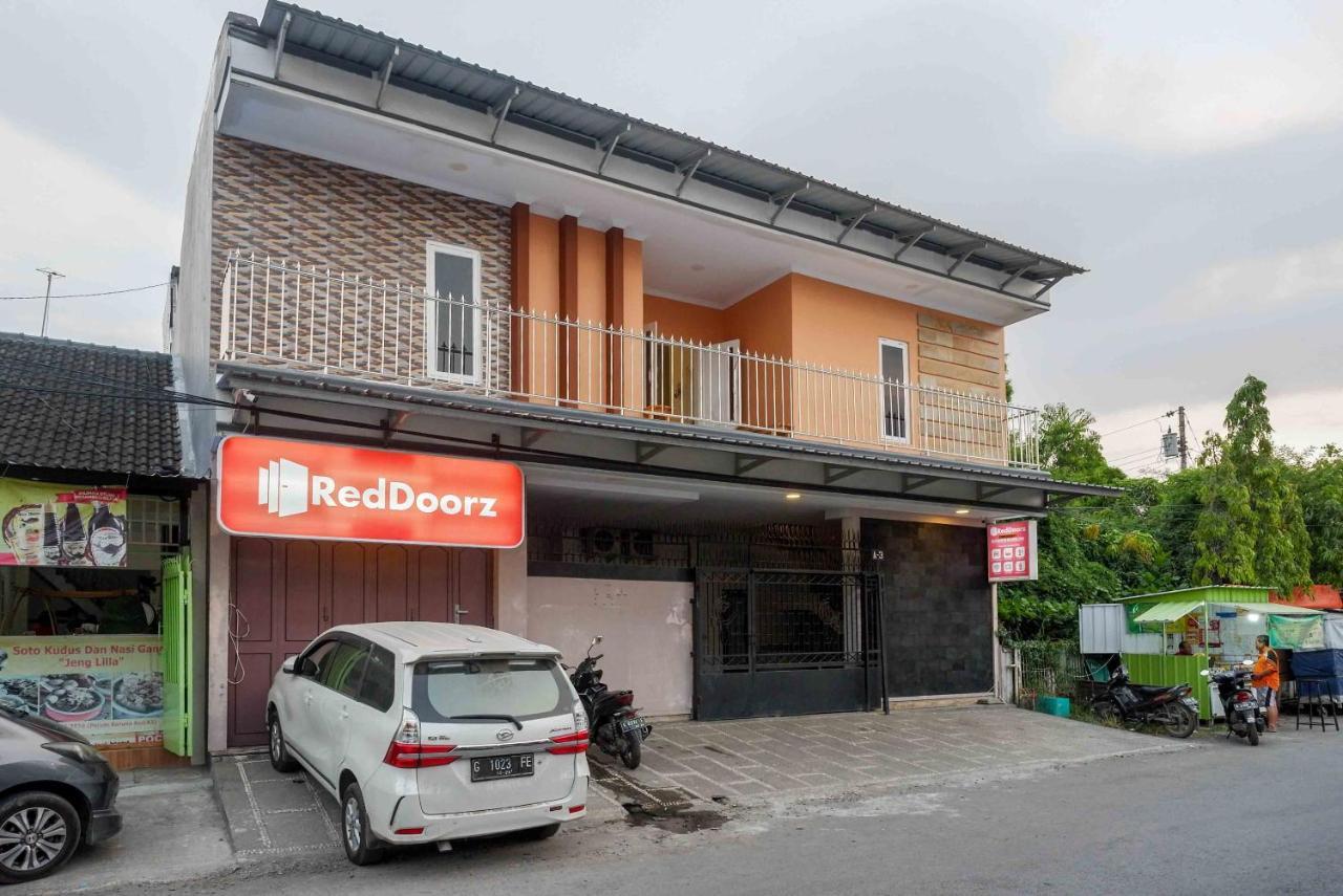 Reddoorz Syariah Near Rs Mitra Keluarga Tegal Ξενοδοχείο Εξωτερικό φωτογραφία