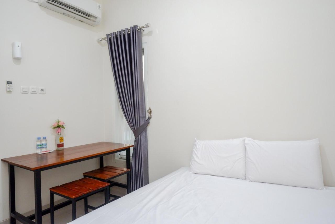 Reddoorz Syariah Near Rs Mitra Keluarga Tegal Ξενοδοχείο Εξωτερικό φωτογραφία