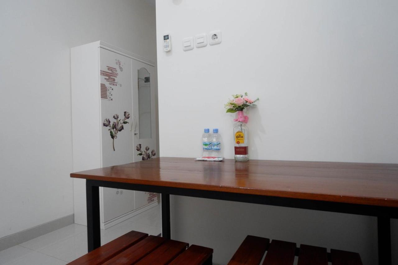 Reddoorz Syariah Near Rs Mitra Keluarga Tegal Ξενοδοχείο Εξωτερικό φωτογραφία