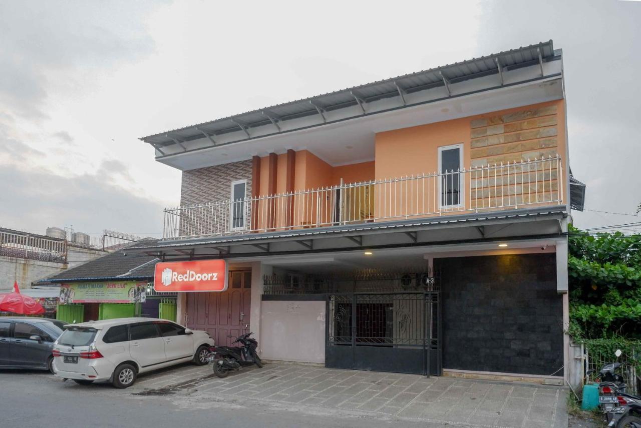 Reddoorz Syariah Near Rs Mitra Keluarga Tegal Ξενοδοχείο Εξωτερικό φωτογραφία