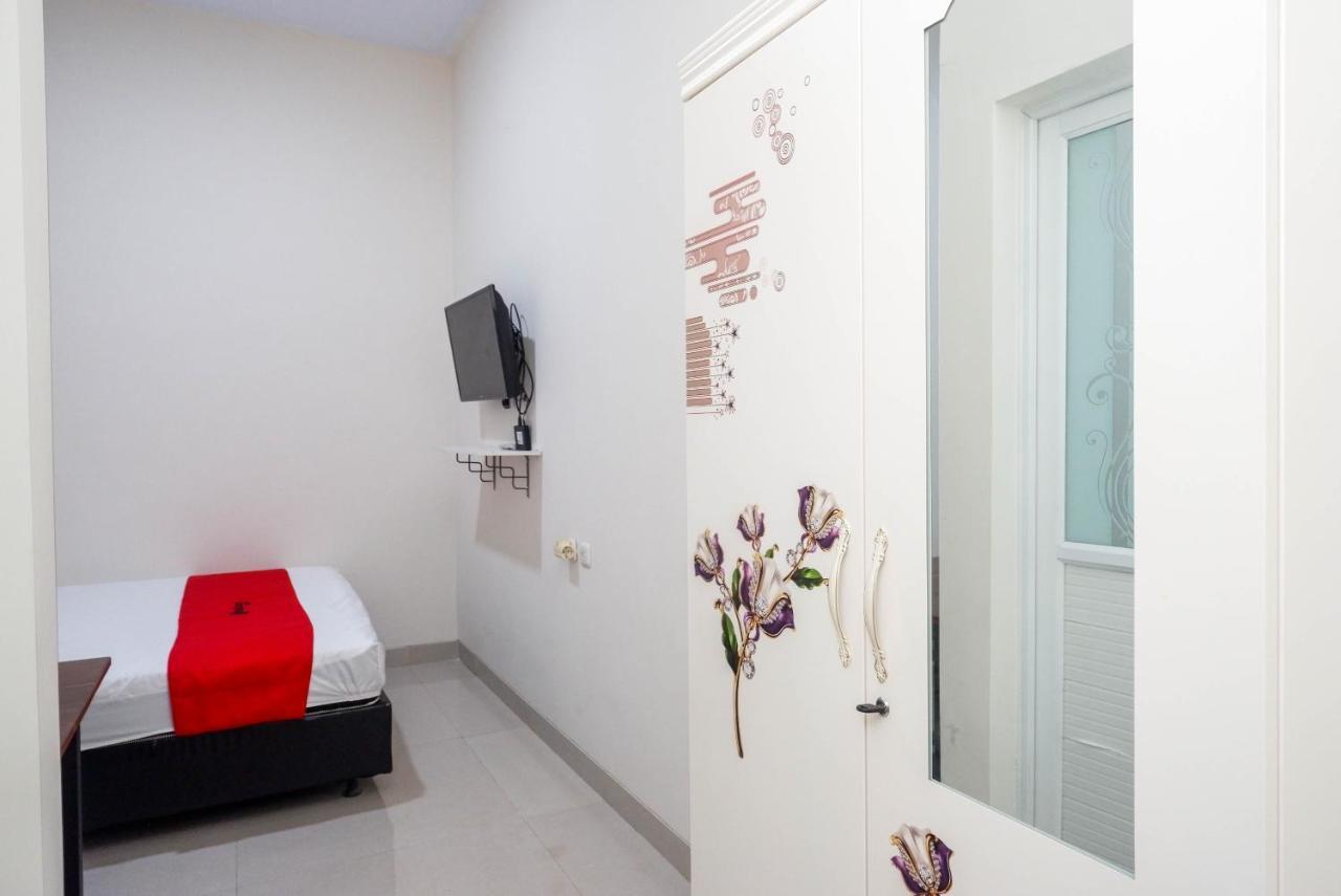 Reddoorz Syariah Near Rs Mitra Keluarga Tegal Ξενοδοχείο Εξωτερικό φωτογραφία