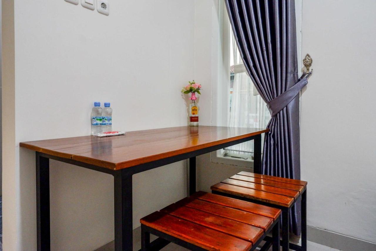 Reddoorz Syariah Near Rs Mitra Keluarga Tegal Ξενοδοχείο Εξωτερικό φωτογραφία
